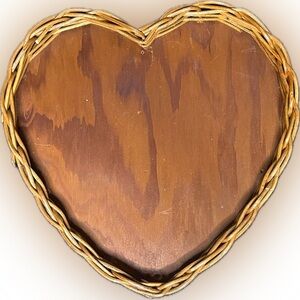 Vintage Wicker Woven Heart Shaped Basket Catch All Dish Wall Decor